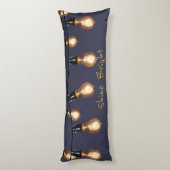 Shine Bright - Industrial String Lights Seitenschläferkissen (Rückseite (Vertikal))