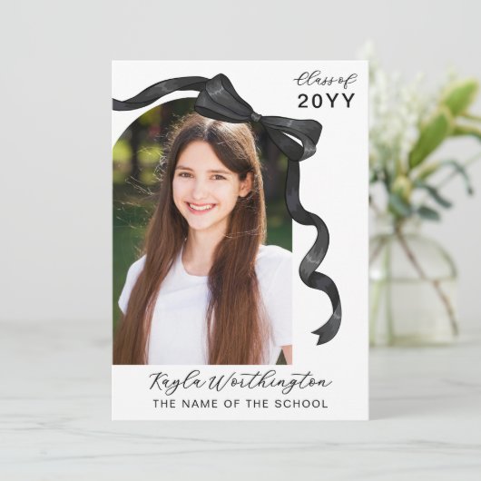 Shiny Black Ribbon Bow Arch Foto Abschluss Einladung (Stehend Vorderseite)