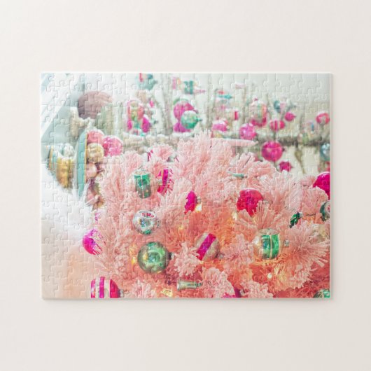Shiny Brites auf Pink Christmas Tree Jigsaw Puzzle (Horizontal)