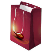 Shiny Happy Diwali Diya - Medium Geschenktasche Mittlere Geschenktüte (Rückseite Schrägansicht)