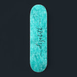 Shiny Mint Green Personalisiert Skateboard<br><div class="desc">Personalisiertes gürtelndes Skateboard mit Vornamen in einem trendigen Skript vor einem glänzenden,  minzgrünen Hintergrund, </div>