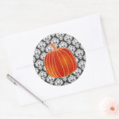 Shiny Orange Autumn Pumpkin White Gray Damask Runder Aufkleber (Umschlag)