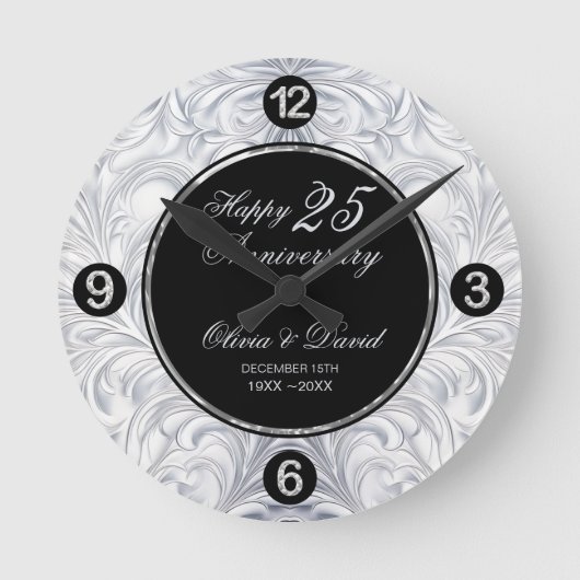 Shiny Silver Floral Damask Runde Wanduhr (Vorderseite)