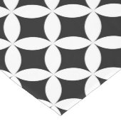 Shippo Japanisches Schwarz-Weiß-Muster Mittelgroßer Tischläufer (Ecke)