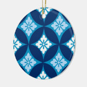 Shippo mit Blume Motif, Indigo Blau und Weiß Keramik Ornament (Links)