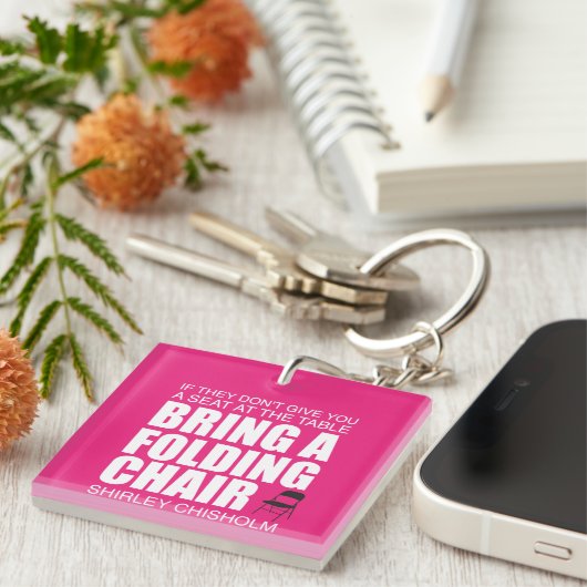 Shirley Chisholm Faltstuhl Pink Schlüsselanhänger (Vorderseite rechts)