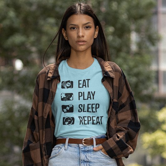 Shirt für das Spiel "Eat-Play-Sleep"-Wiederholung