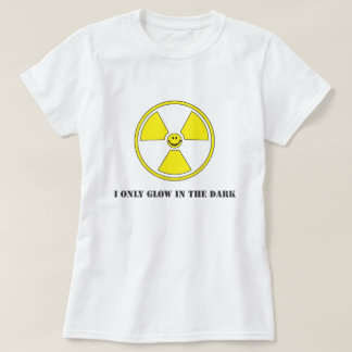 Shirt-Glühen im Dark.ai T-Shirt