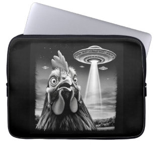 Shocked Rooster Witnesses UFO Entführung - Retro S Laptopschutzhülle