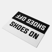 Shoes Off Shoes On Fußmatte (Schrägansicht)