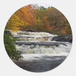 Shohola Falls im Herbst (2) Runder Aufkleber