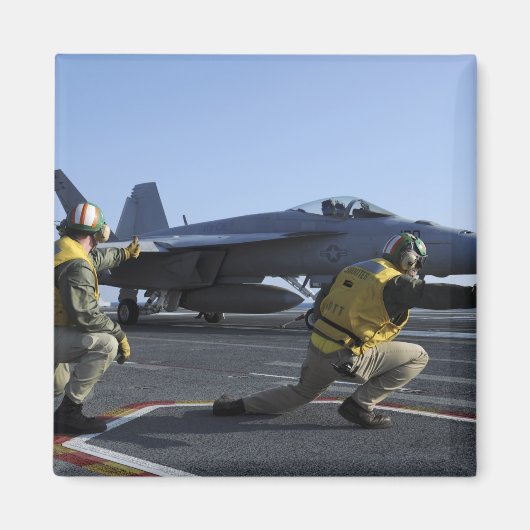 Shooters an Bord der USS George HW Bush Magnet (Vorne)