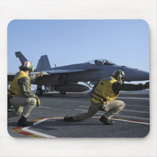 Shooters an Bord der USS George HW Bush Mousepad (Vorne)