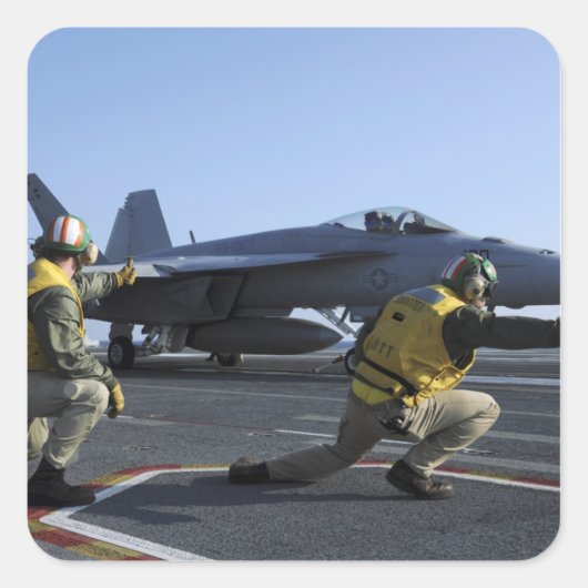 Shooters an Bord der USS George HW Bush Quadratischer Aufkleber (Vorderseite)