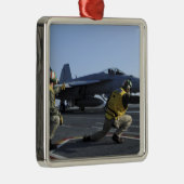 Shooters an Bord der USS George HW Bush Silbernes Ornament (Rechts)