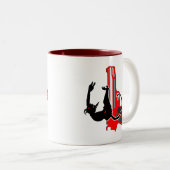 Shooting Hero Zweifarbige Tasse (VorderseiteRechts)