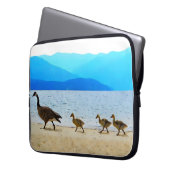 Shore Patrol Canada Geese Laptopschutzhülle (Vorderseite Links)