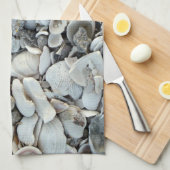 Shoreline Shells Coastal Texture Geschirrtuch (Viertel Falte)