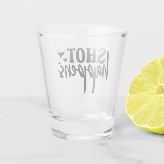 SHOT Happens Schnapsglas (Rückseite)