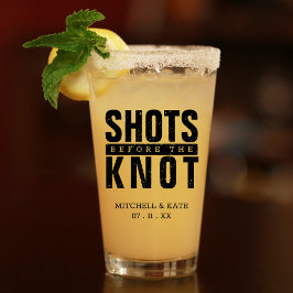 Shots vor dem Knoten-Junggeselinnen-Abschied Glas