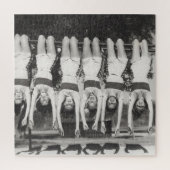 Showgirls auf Affenbars, spielerisches Design. Puzzle (Vertikal)