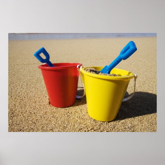 Shows und Pails am Sandstrand Poster (Vorne)