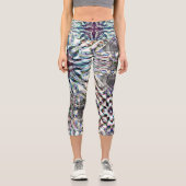 Showtextur Kaleidoskop in sandig silbrigen Farben Capri Leggings (Vorderseite)
