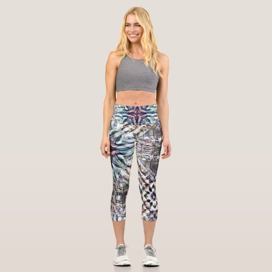 Showtextur Kaleidoskop in sandig silbrigen Farben Capri Leggings (Vorderseite)