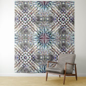 Showtextur Kaleidoskop in sandig silbrigen Farben Wandteppich (Beispiel)