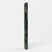 Showy Scaly Plaques, die über dunklen Fonds schwim Case-Mate iPhone Hülle (Hinten/Rechts)