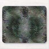 Showy Scaly Plaques, die über dunklen Fonds schwim Mousepad (Vorne)