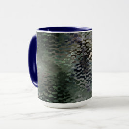 Showy Scaly Plaques, die über dunklen Fonds schwim Tasse