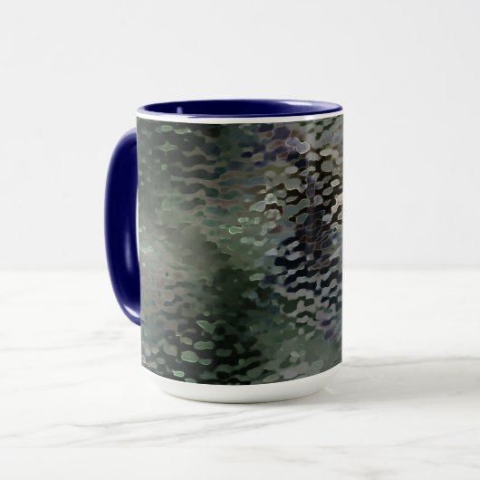 Showy Scaly Plaques, die über dunklen Fonds schwim Tasse (Vorderseite Links)