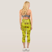 Shrubby Cinquefoil Nahtloses Muster Capri Leggings (Rückseite)