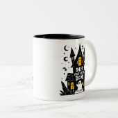 Shut Your Front Door – Haunted House Ghost Joke Zweifarbige Tasse (VorderseiteRechts)