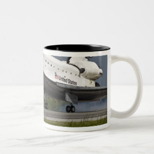 Shuttle-Bemühungslandung Kennedy Space Center Zweifarbige Tasse