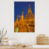 Shwedagon Pagoda in der Nacht, Myanmar Poster (Küche)