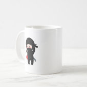 Shy Blushing Ninja Holding Origami Paper Heart Kaffeetasse (Vorderseite Links)