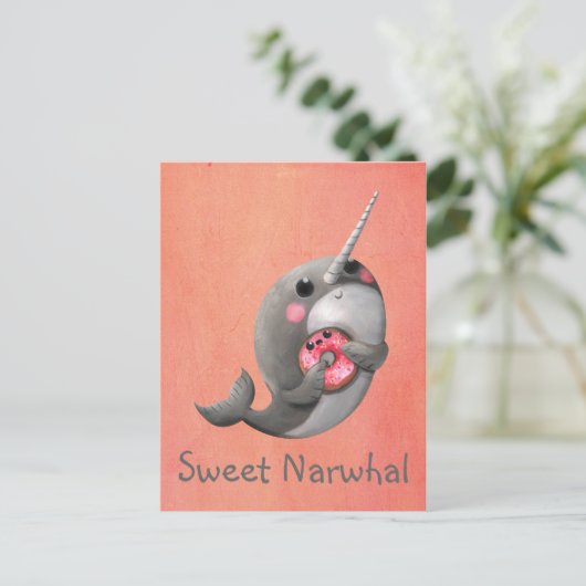 Shy Narwhal mit Donut Postkarte (Stehend Vorderseite)