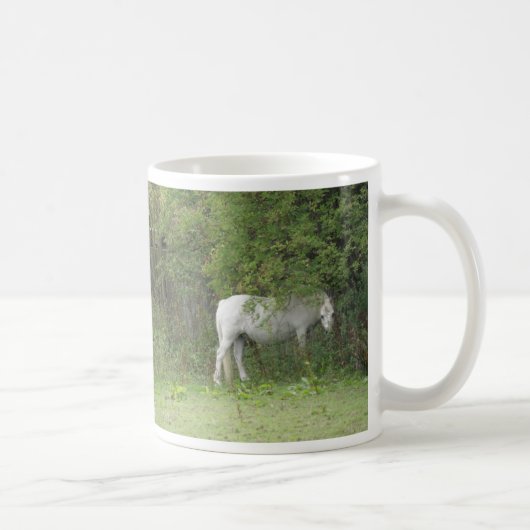 Shy White Horse Tasse (Rechts)