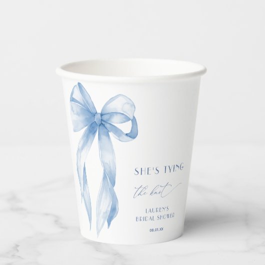 Shying the Knot Dusty Blue Bow Brautparty Pappbecher (Vorderseite)