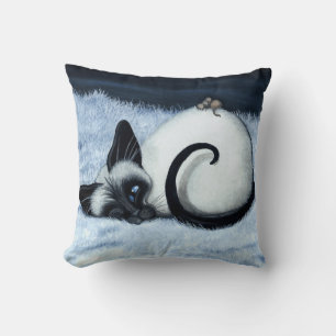 Siamese Cat Nickerchen von Bihrle Kissen