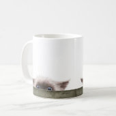 Siamese-Kätzchen verfolgt dich Cartoon Kaffeetasse (Vorderseite Links)