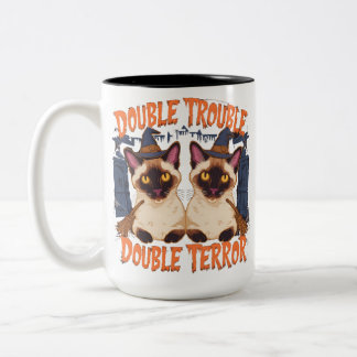 Siamese Katze in Halloween Mansion Zweifarbige Tasse