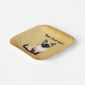 Siamkatze auf altem Papier Pappteller (Gewinkelt)