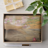 Siamkatze, die mit Blume entkoppelt wird Seidenpapier (Geschenk)