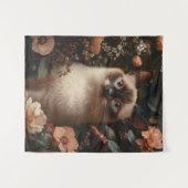 Siamkatze, umgeben von blütenrosa Blume Wandteppich (Vorderseite (Horizontal))