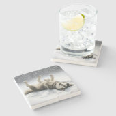 Siberian Huskey Creating a Snow Angel Steinuntersetzer (Seitenansicht)