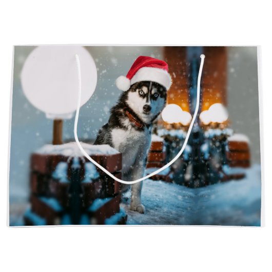 Siberian Husky dog wearing santa hat Große Geschenktüte (Vorderseite)