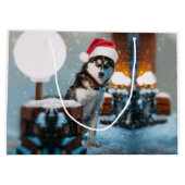Siberian Husky dog wearing santa hat Große Geschenktüte (Rückseite)